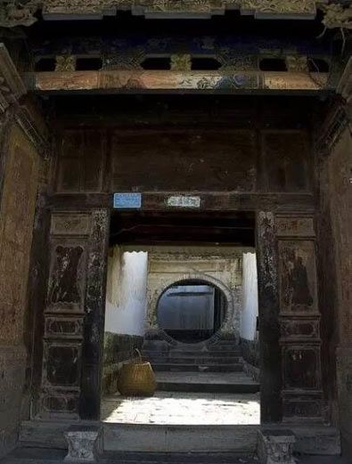 中式传统​古建筑的门面装饰设计